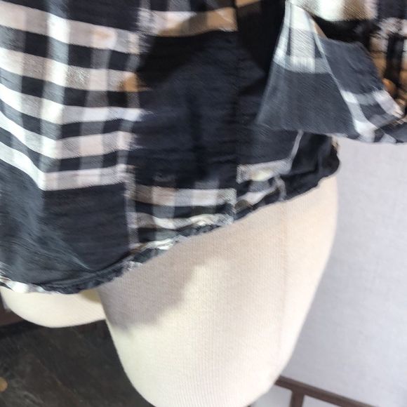Chico's Design button down shirt abstract black&white check/plaid/100%silk/8or10 - Picture 11 of 14